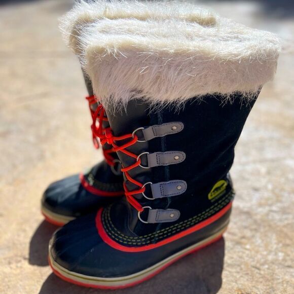 Sorel Size 7 Winter Boots Black and Red - Picture 1 of 4